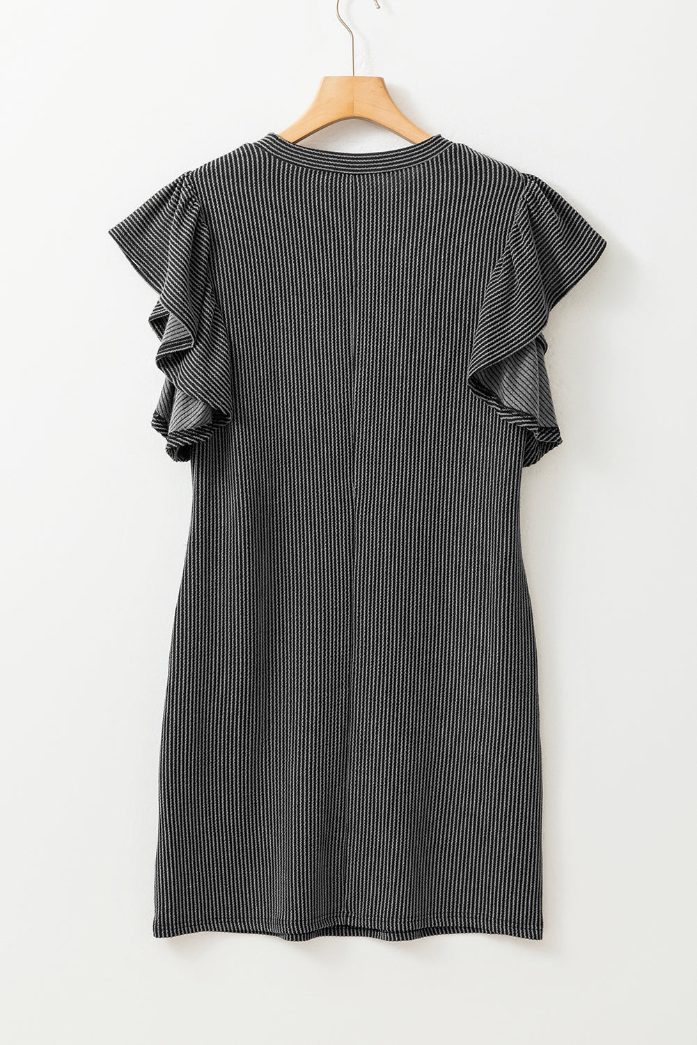 Kleid mit Volants auf dem Kopf