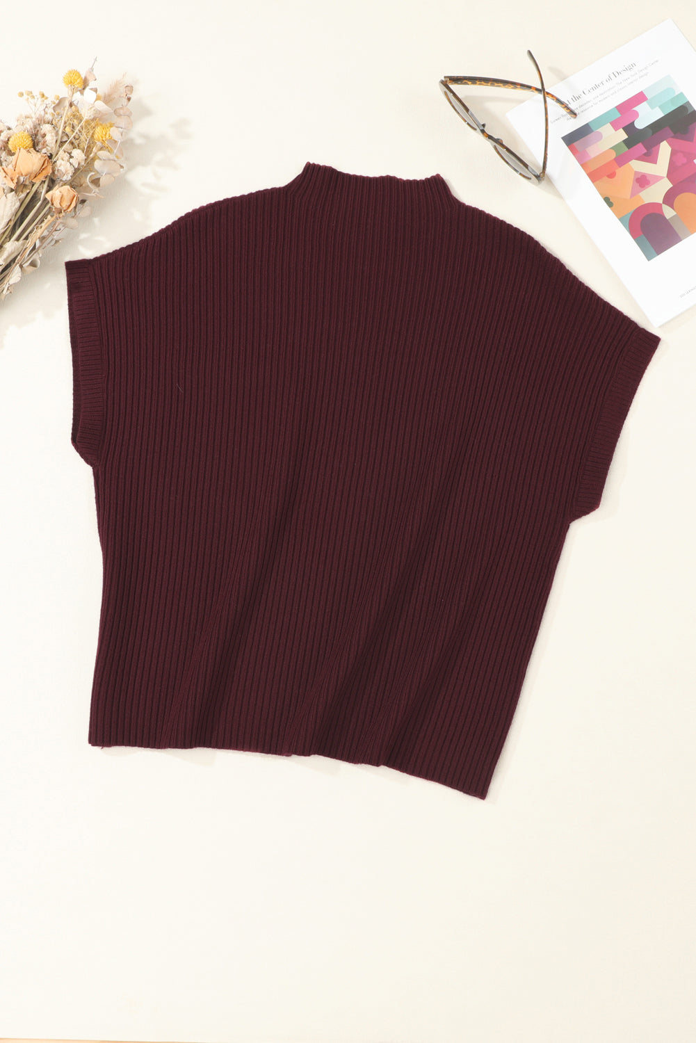Kurzärmliger Rippenstrickpullover in verschiedenen Farben