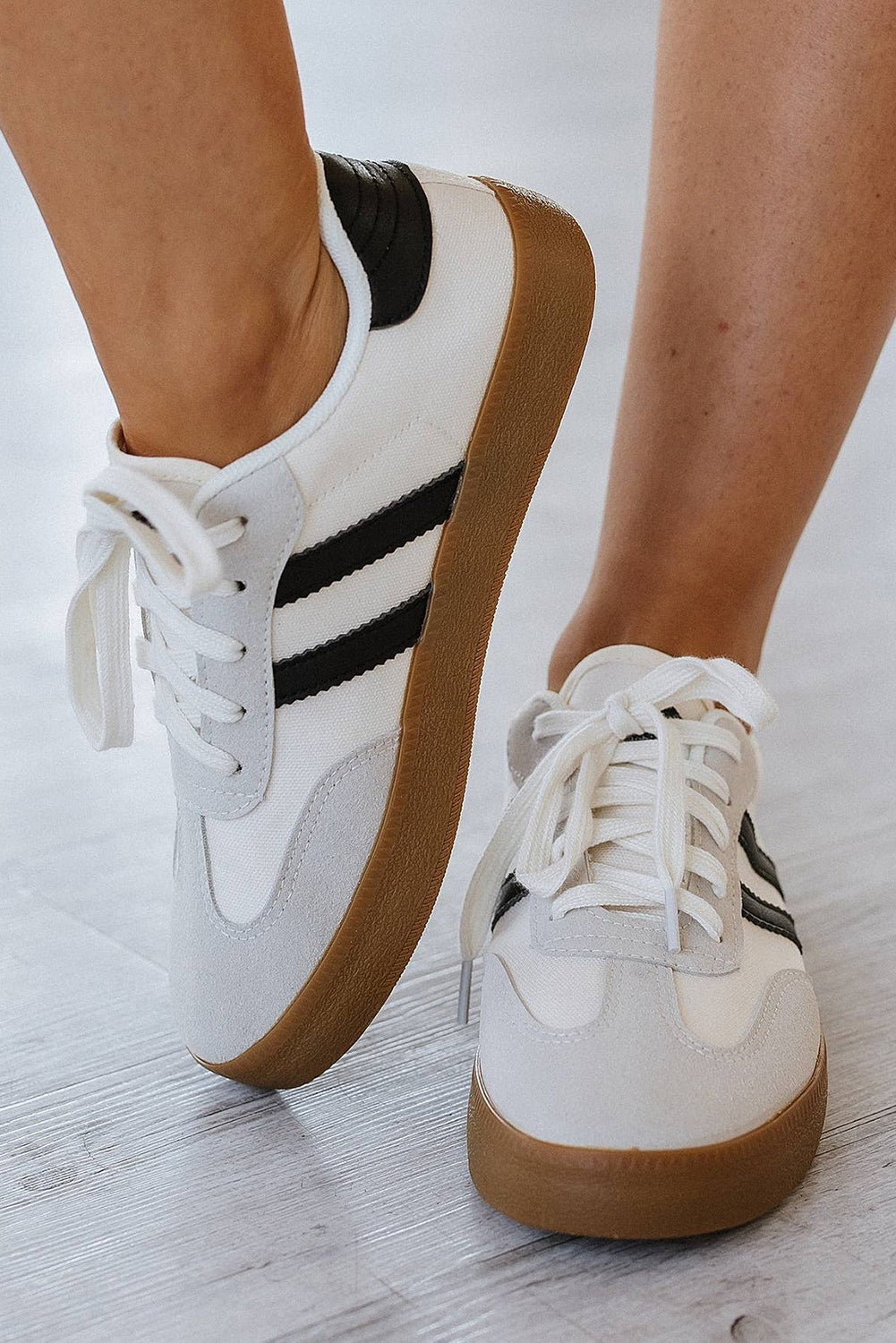 Striped White and Blue Schoenen