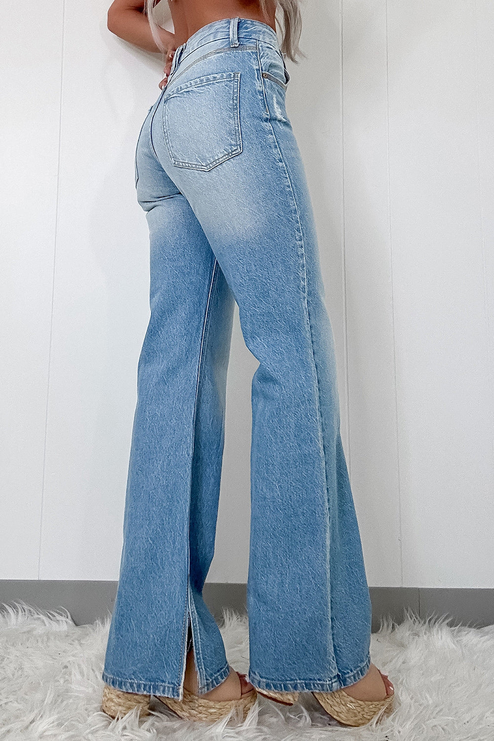 Zerrissene Myosotis-Jeans mit hoher Taille