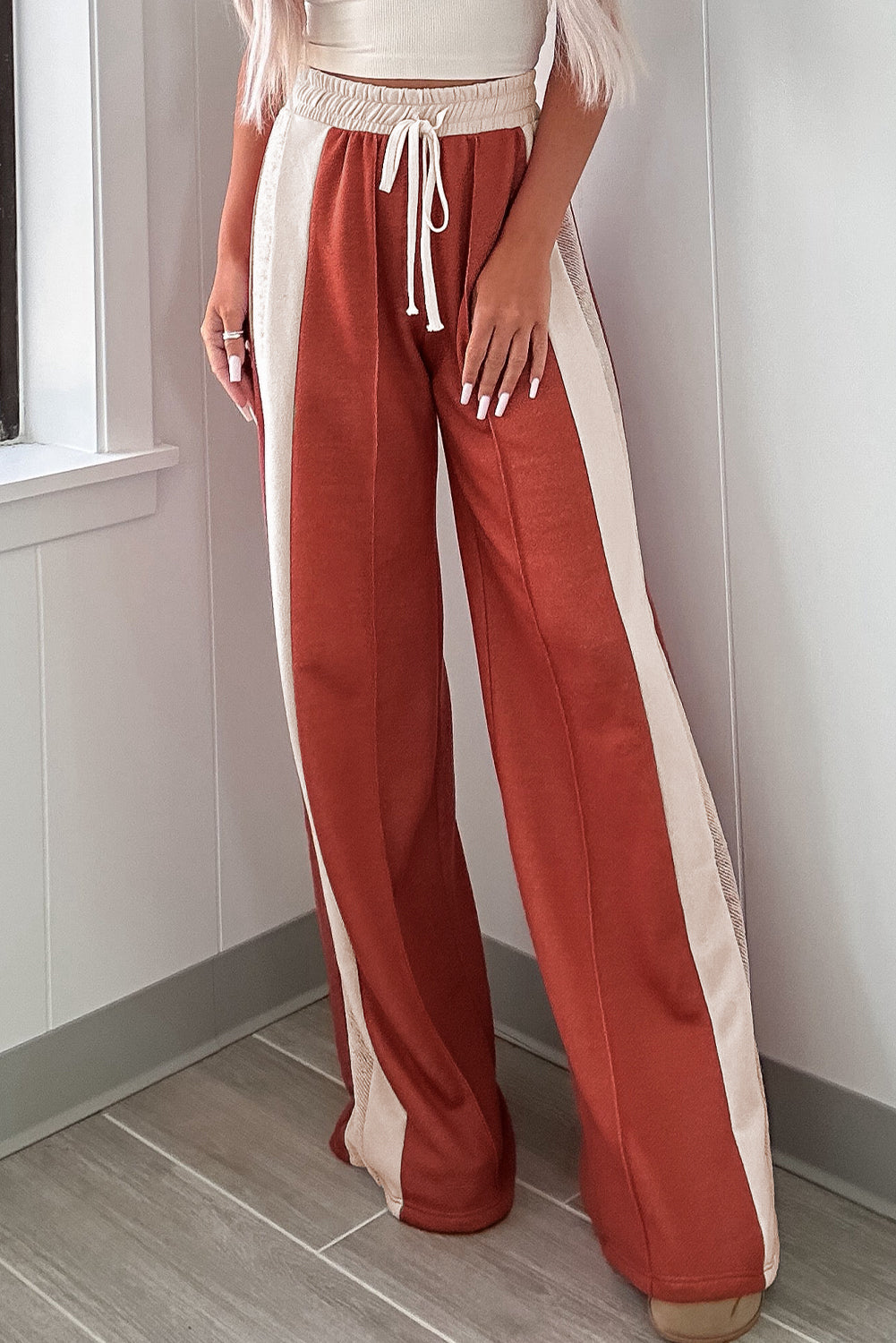 Flamingorote Hose mit hoher Taille und weitem Bein