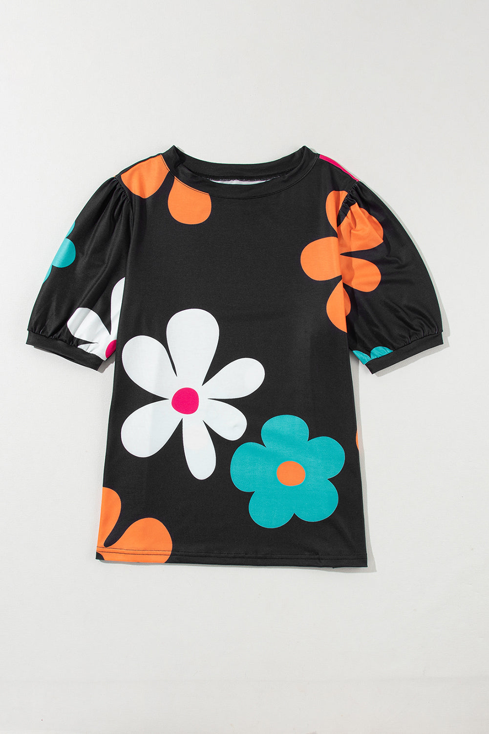 Farbenfrohes T-Shirt mit Blumen-Print in verschiedenen Farben